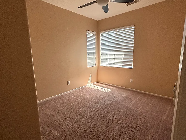 4417 Lakeview Ct — Photo 22