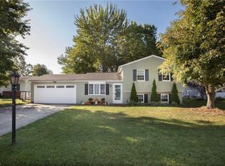 26747 Skyline Dr, Olmsted Falls, OH 44138