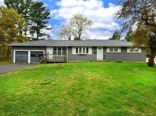 2 Keen Ct, Enfield, CT 06082