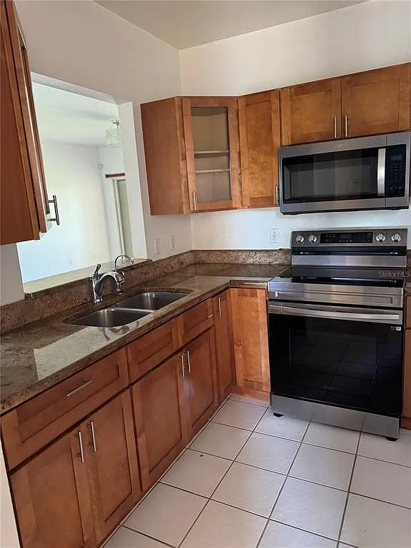 Building Photo - 495 Las Cortes Ln #203