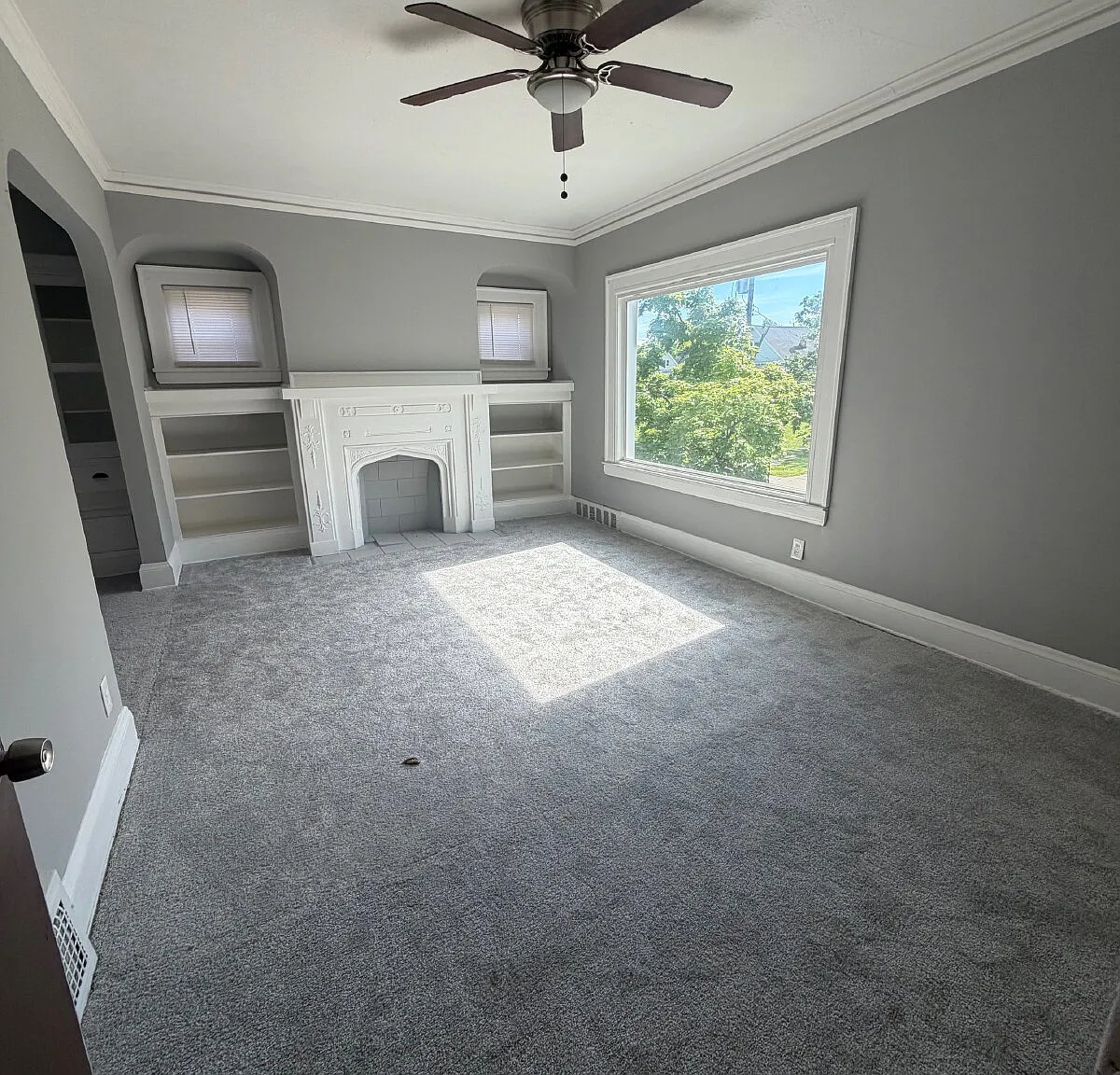2 bed, 1.0 bath, $1,100 — Photo 1