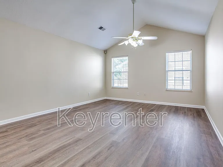 947 Spring Park Rd — Photo 4