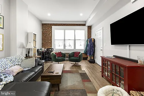1209 E Susquehanna Ave #1 Photo 1