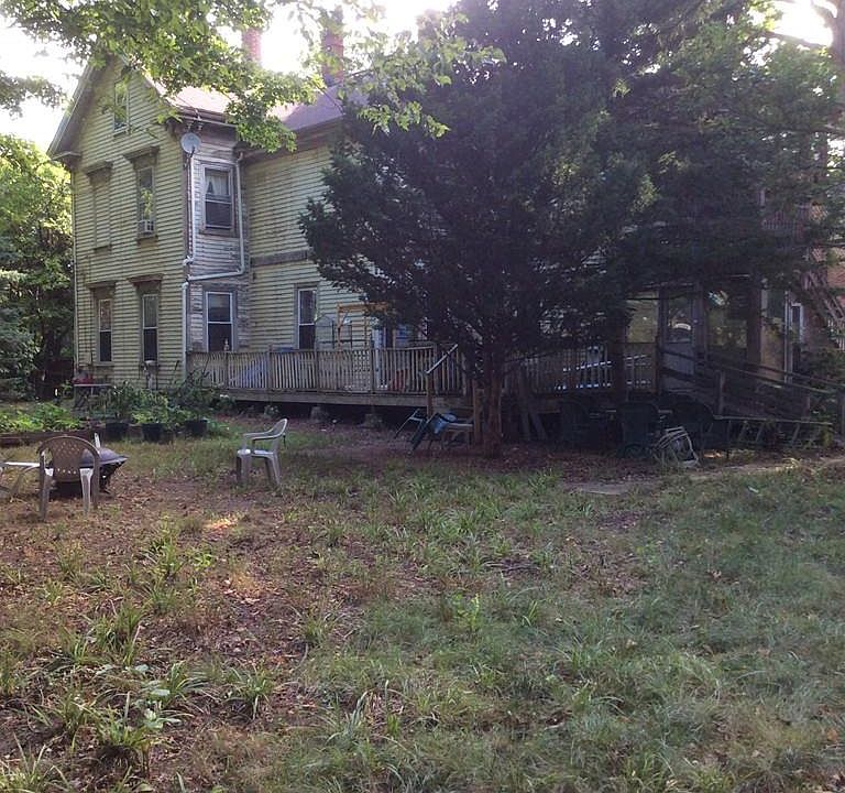 2nd image of 236 Auburn St