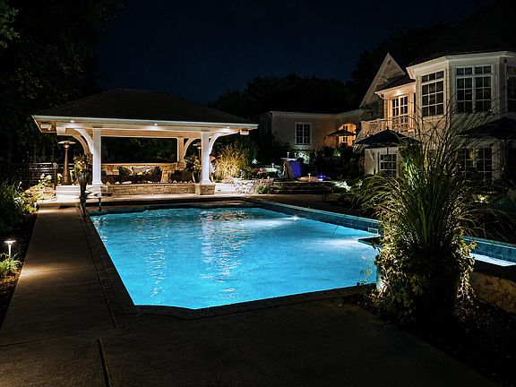 5th image of 6029 Hillsborough Ct SW