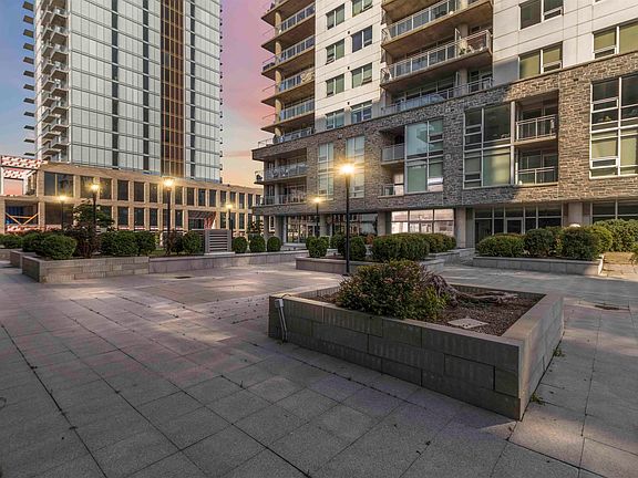 4th image of 15 Kings Wharf Pl #805