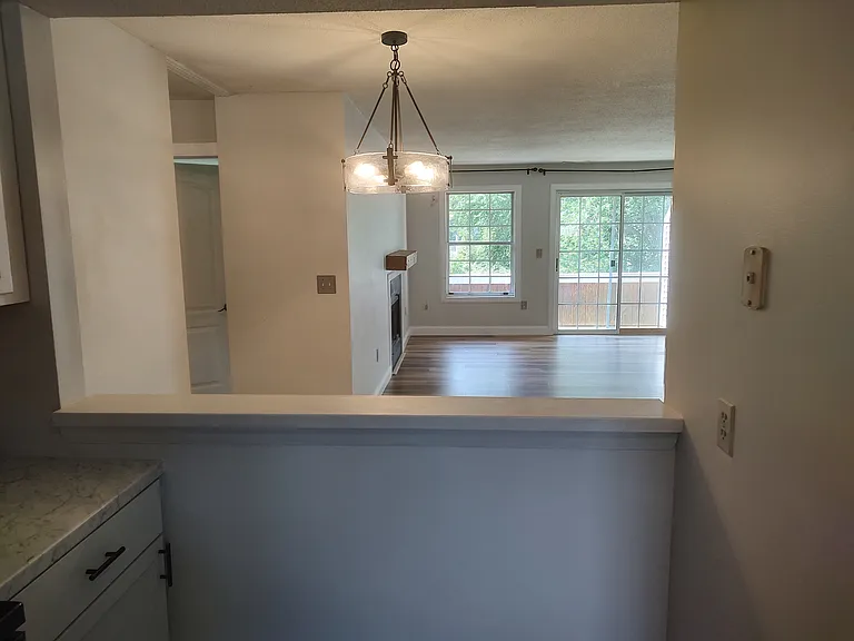 607 Spring Meadow Rd — Photo 5