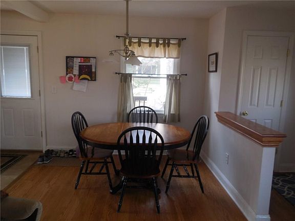4th image of 54 Herbert Dr
