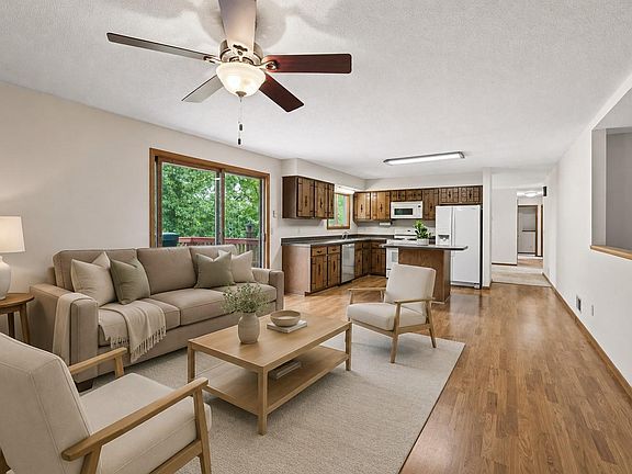 3rd image of 15849 Harwell Ave