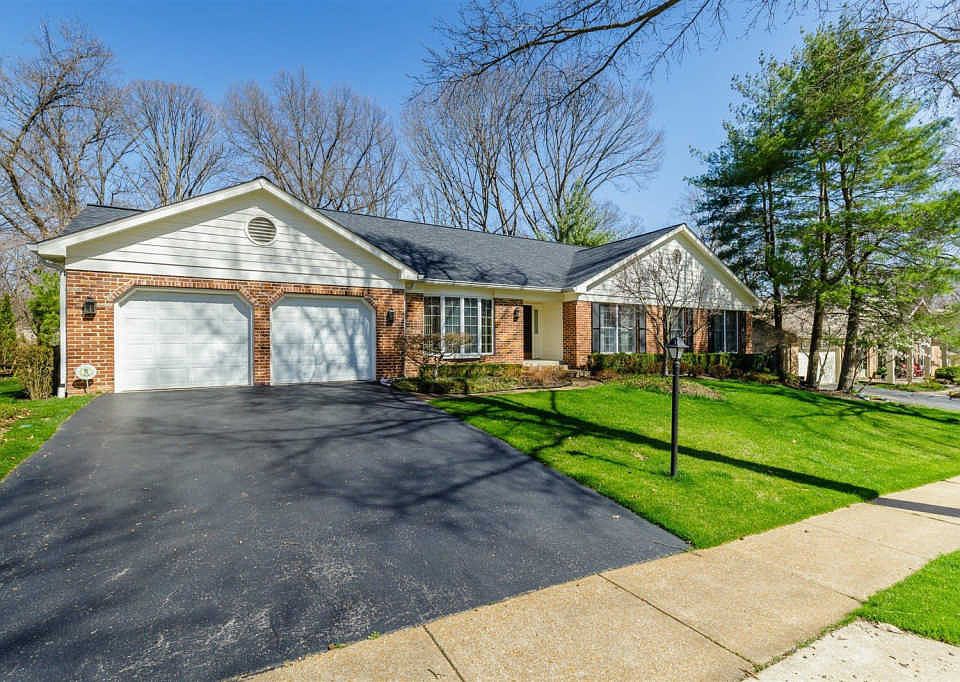 1st image of 14233 Cypress Hill Dr