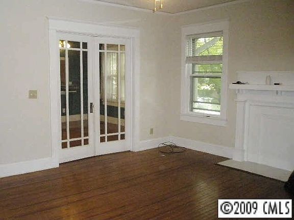 3rd image of 702 E Broad St
