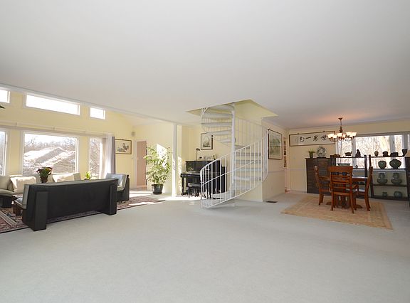 4th image of 21720 Cambridge Dr