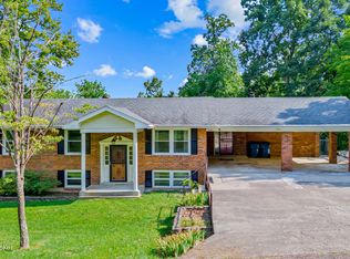 1302 Red Bud Ln, La Grange, KY 40031
