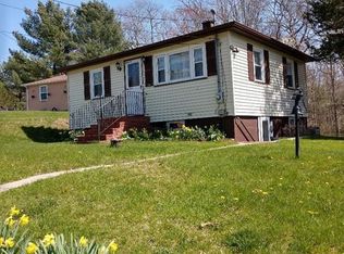 39 Hemlock St, Westport, MA 02790