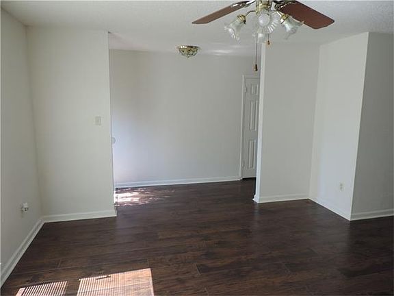 4th image of 3892 Greenbriar Ln
