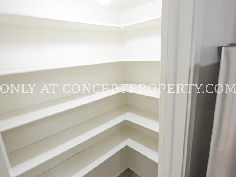 Foothill Terrace — Photo 16