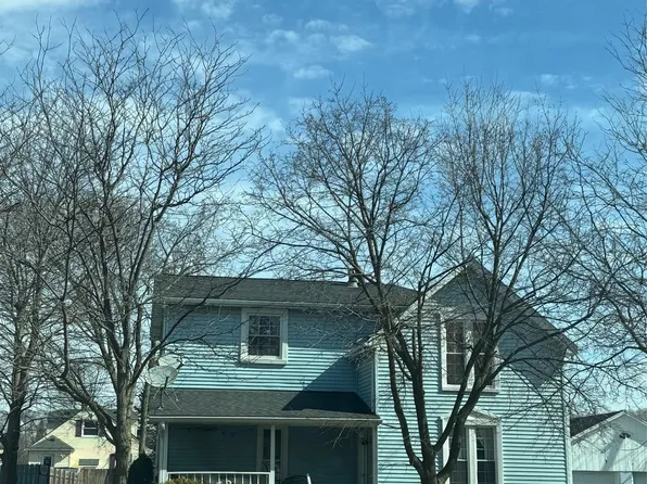 744 E Sibley St, Howell, MI 48843