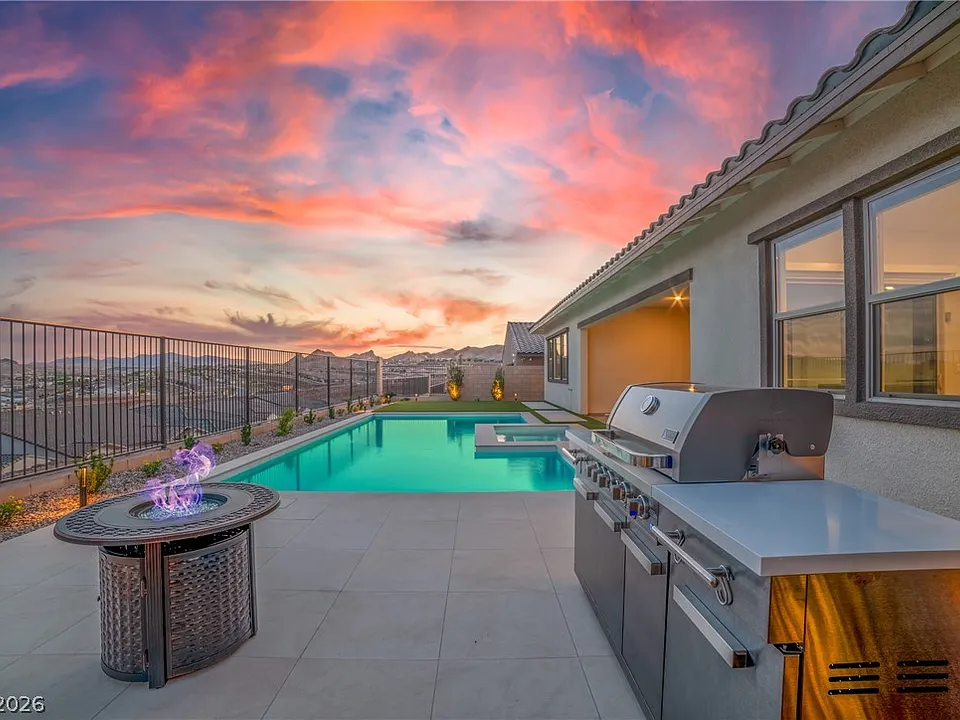 369 Portus Delphini Ct