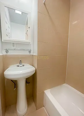 Rented by City Connections Realty | media 7