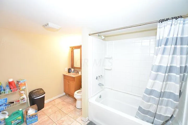 452 Clinton St — Photo 9