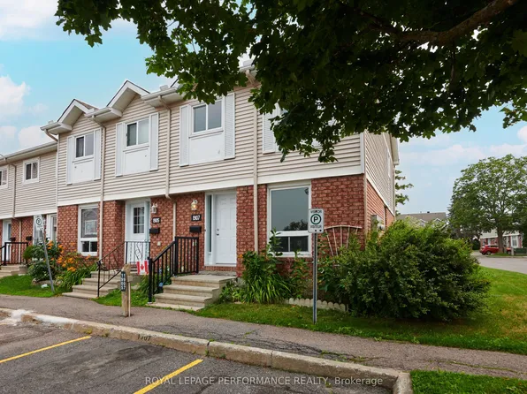 1907 Colorado Ln #33, Ottawa, ON K1C 6V4