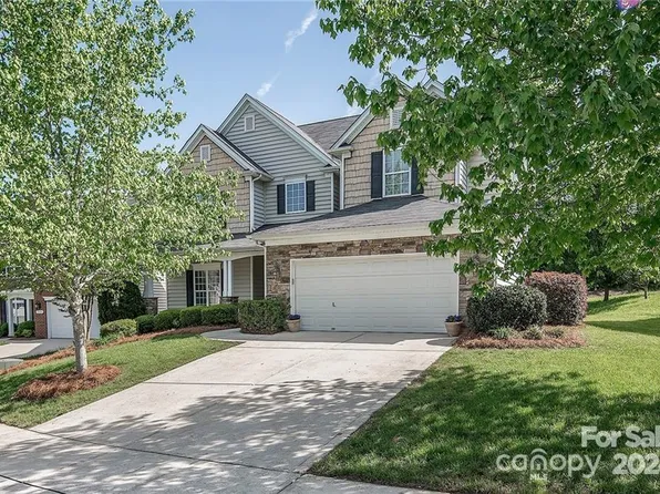 3735 Watts Bluff Dr, Charlotte, NC 28213
