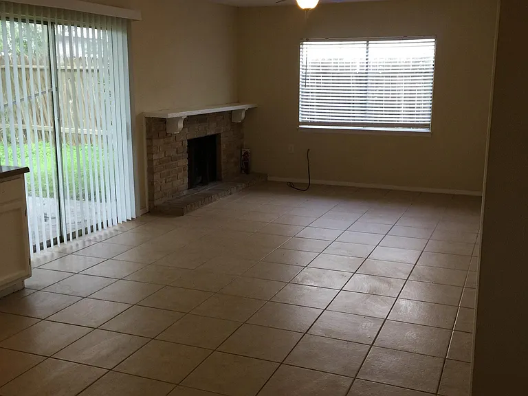 216 Gamblewood — Photo 10