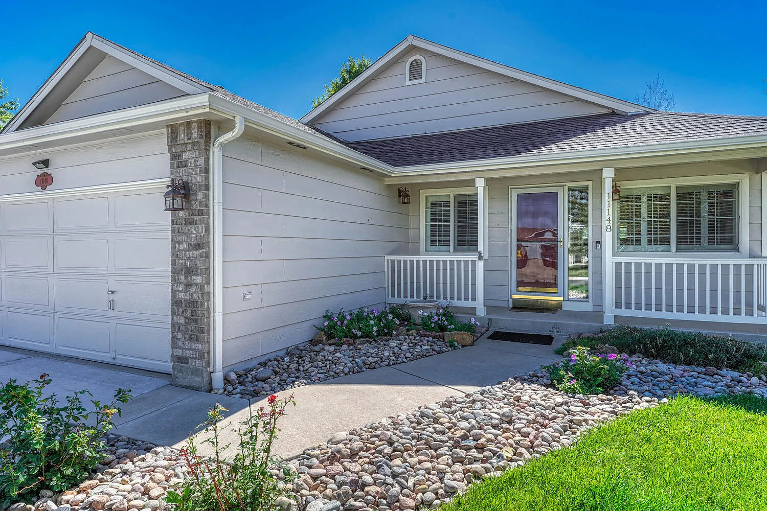 4 bed, 2381 sqft, $3,295 — Photo 3