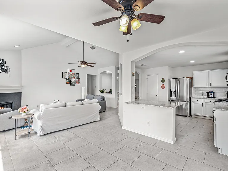 1011 Ridgecrest Dr — Photo 17