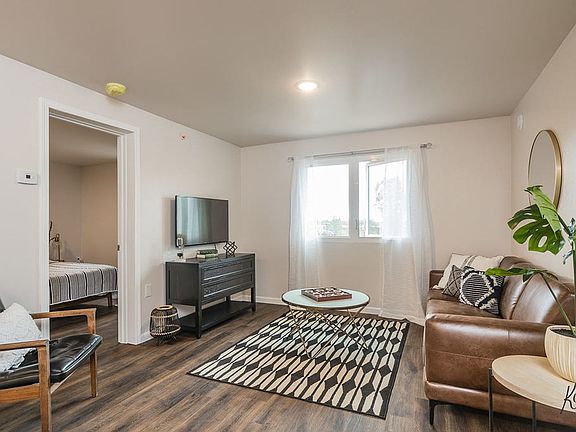 2nd image of 1533 Lacey St #306