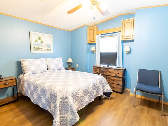 2nd image of 1101 W Commerce Ave #69