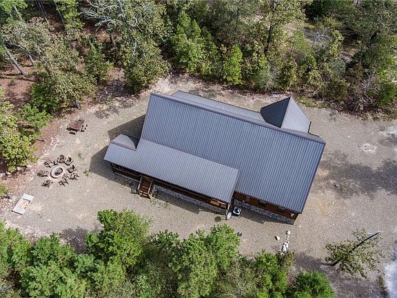 2nd image of 33 Banjo Ln