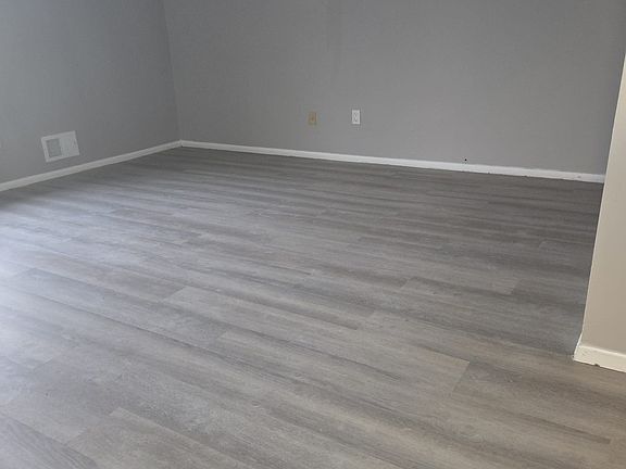 5th image of 26 Cambridge Dr