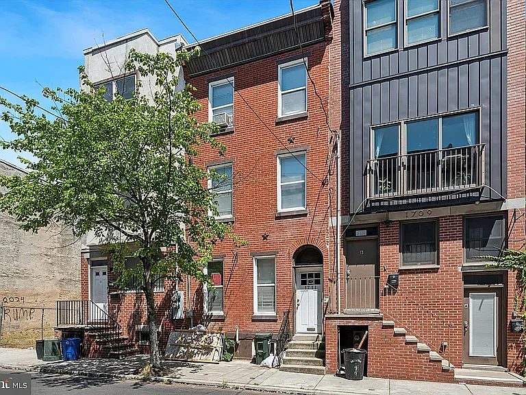 1711 N Willington St — Photo 1