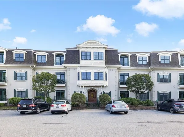 1404 South County Trl #116, East Greenwich, RI 02818
