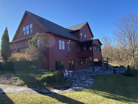 5th image of 14 Lake Ridge Dr