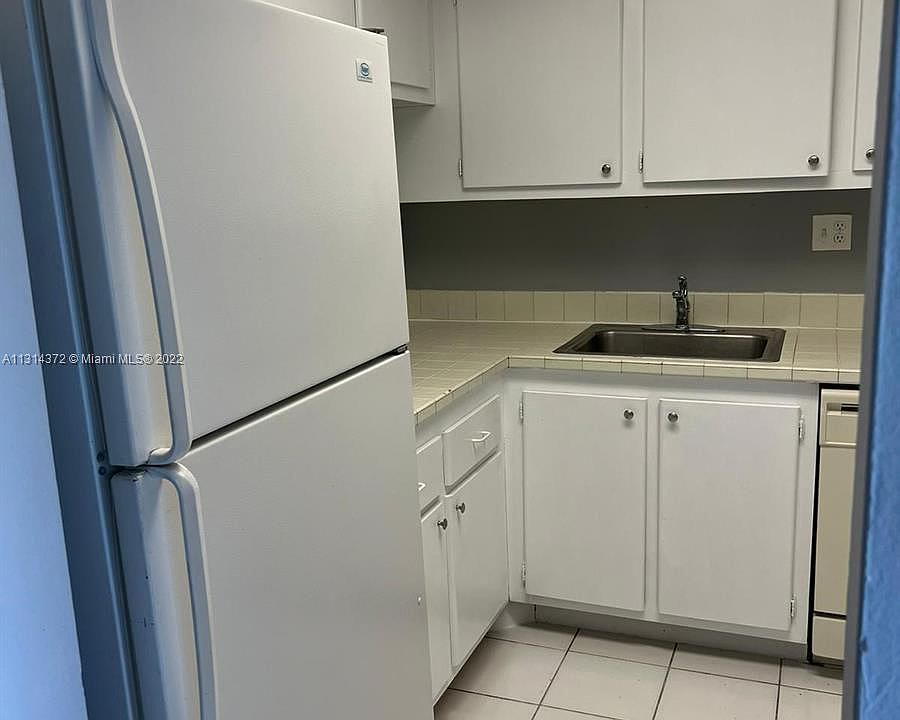 1st image of 7825 Fairview Dr APT 209