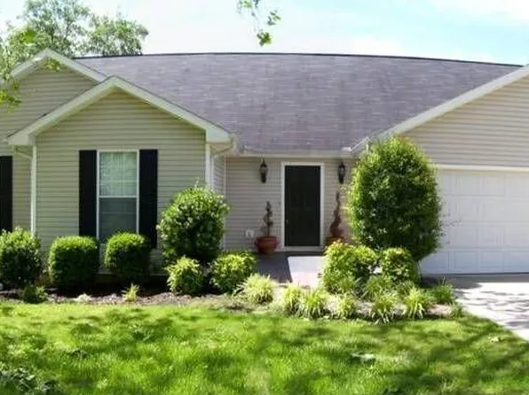 449 Holly Dr, Gainesville, GA 30501