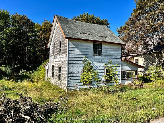 5th image of 196 John St