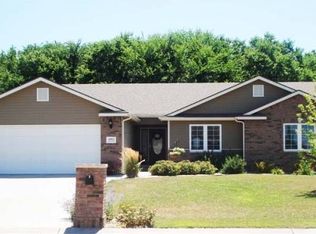 3913 Golden Eagle Dr, Manhattan, KS 66502