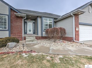 17564 Z Cir, Omaha, NE 68135