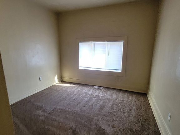 2nd image of 1130 Blaine Ave