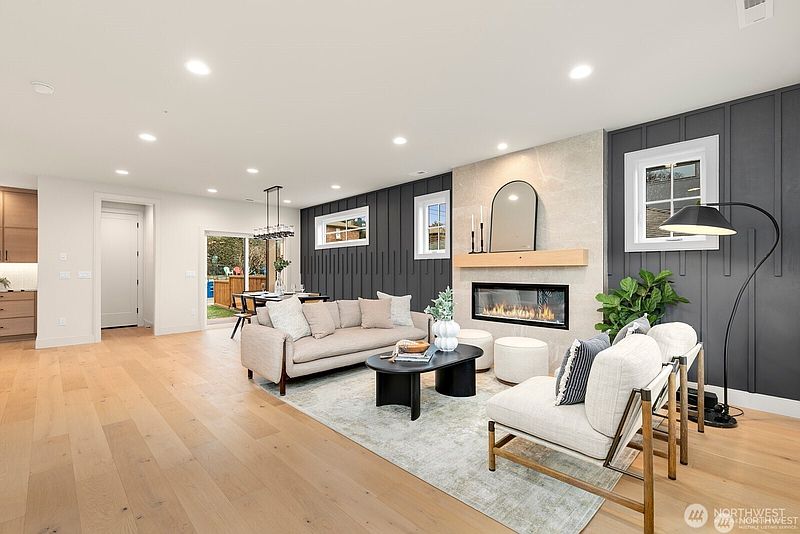 5th image of 3032 NE Blakeley Street
