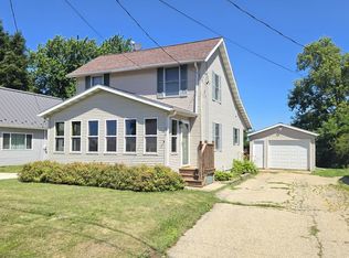 119 Waupun Rd, Friesland, WI 53935