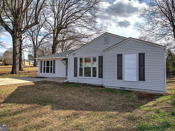 2nd image of 30 Grove Cir
