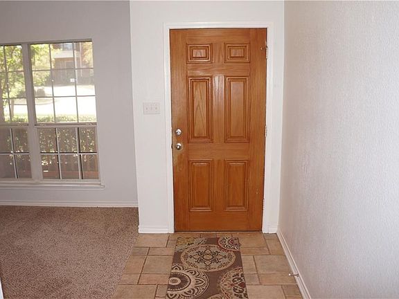 4th image of 219 Tanglewood Dr