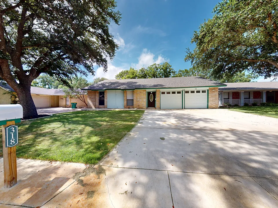 318 Renee Dr