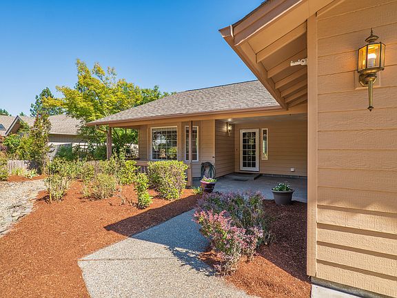 2nd image of 1032 Thelma Way