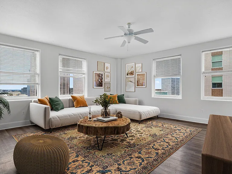 Gravier Place Apartments — Photo 1