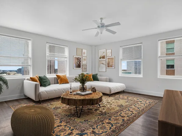 Gravier Place Apartments